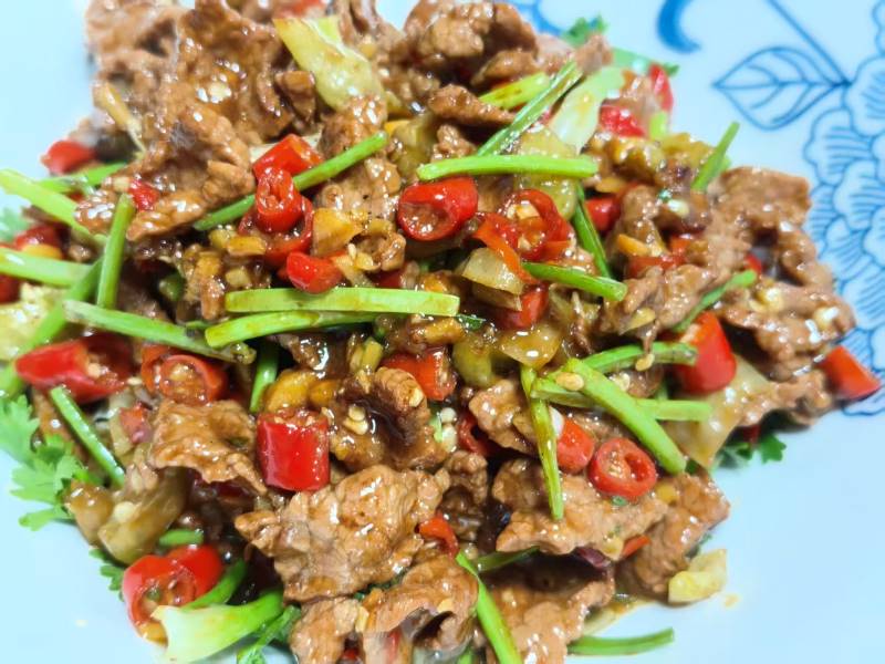 小炒黄牛肉.jpg 小炒黄牛肉.jpg